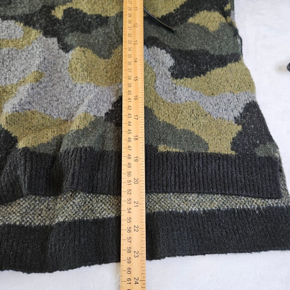 Rock & Republic Green Camo Hoodie Sweater LaceUp V-Neck Fall Grunge Sleeze Large - Picture 7 of 8